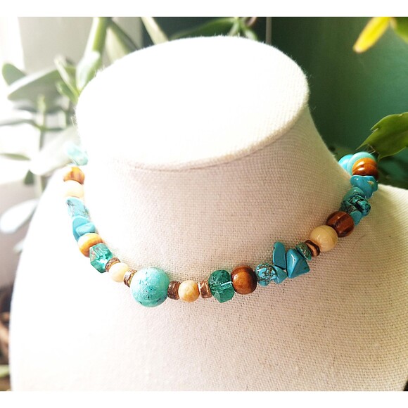 Turquoise Stone Beaded Choker, Chunky Boho Choker, Eclectic Crystal Choker - Picture 6 of 8